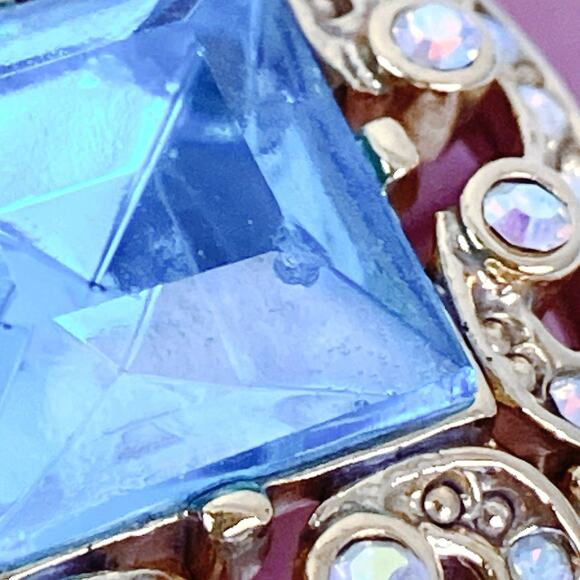 Vintage Signed Joan Rivers Gold Tone Aqua Glass AB Filigree Clip-On Earrings - Picture 7 of 13